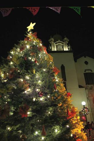 El Pueblo Christmas Tree