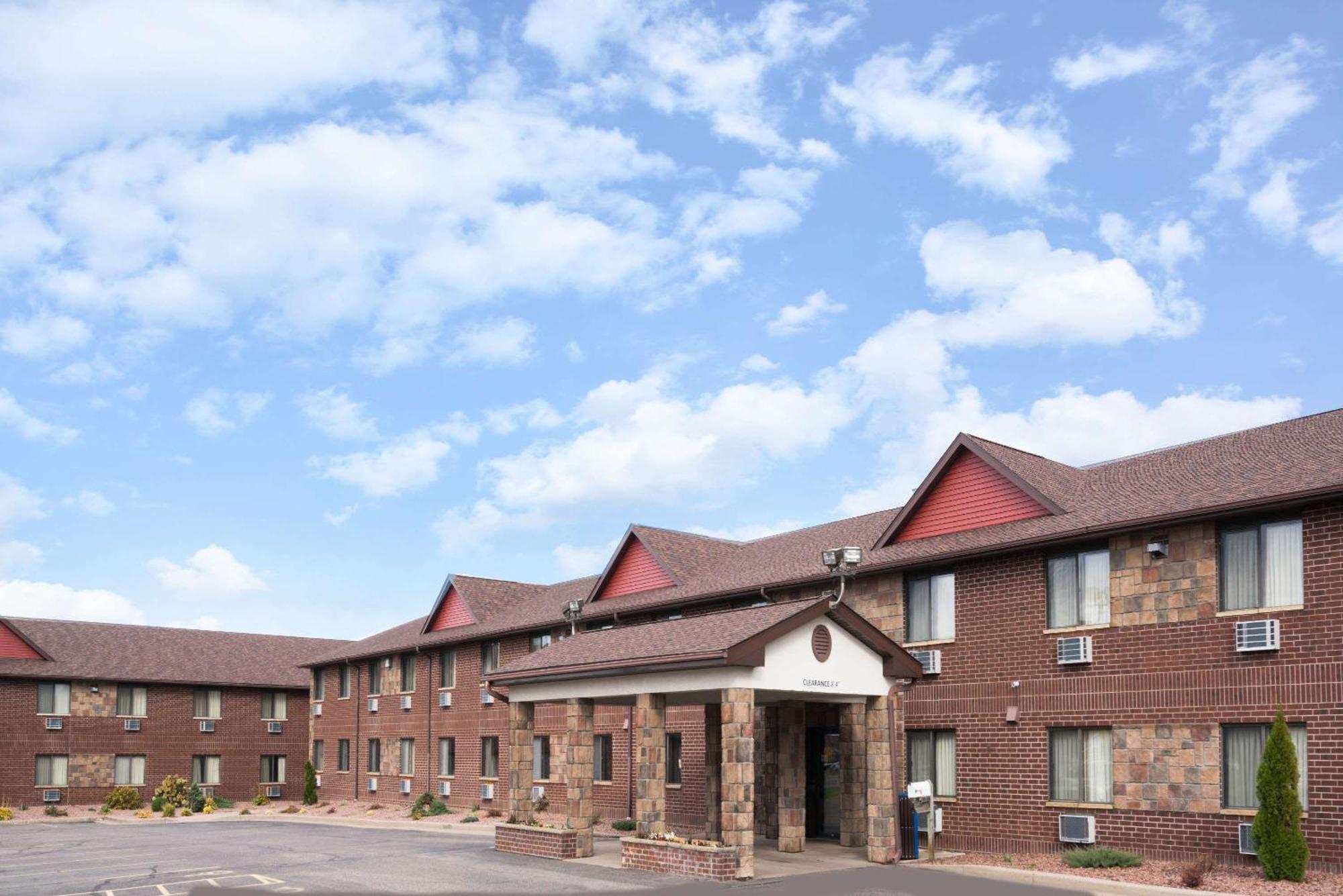 4 Hotels Close to Luther Hospital in Eau Claire