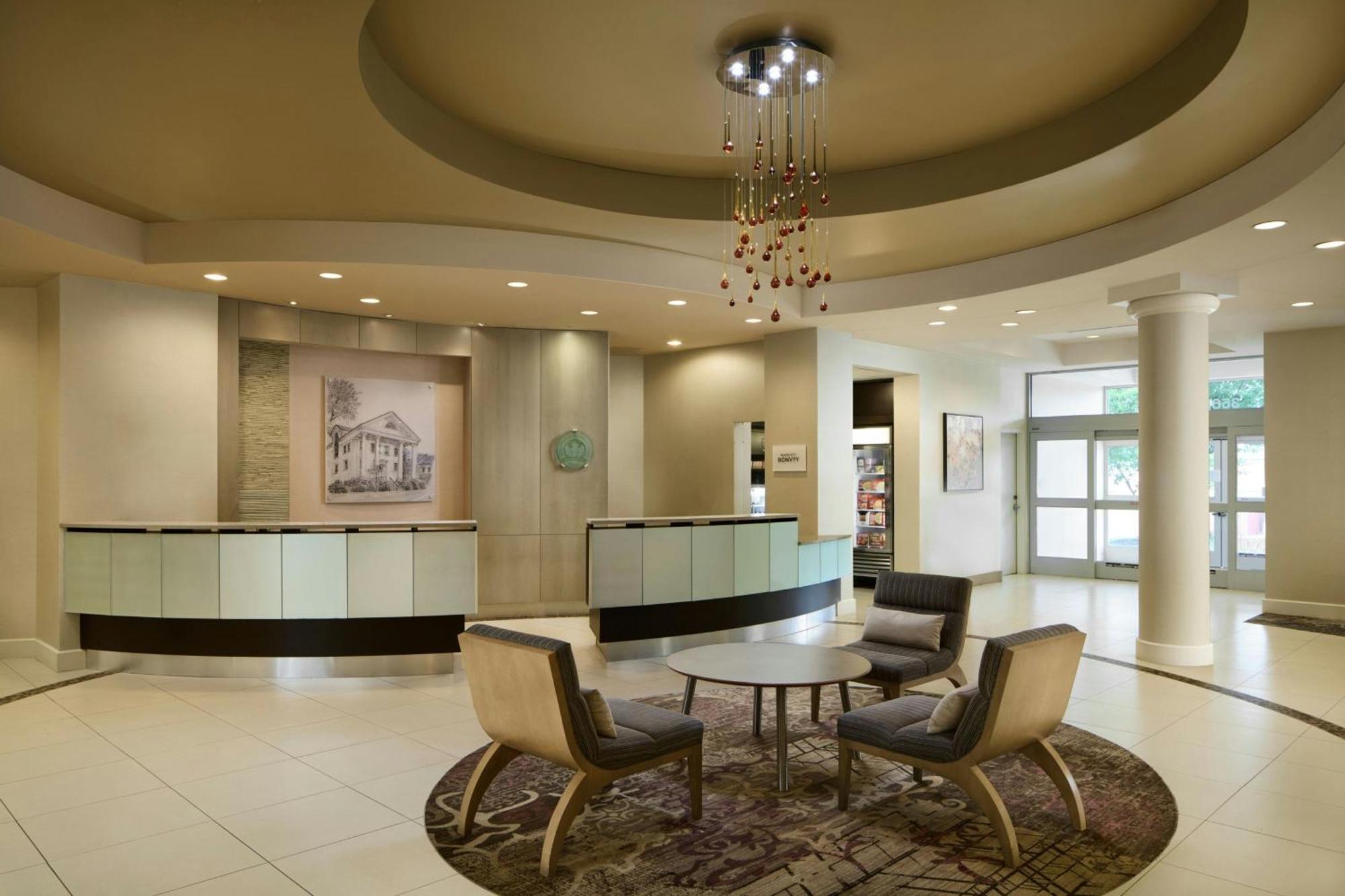2 Hotels Near Wolf Trap Stream Valley Park That Deliver