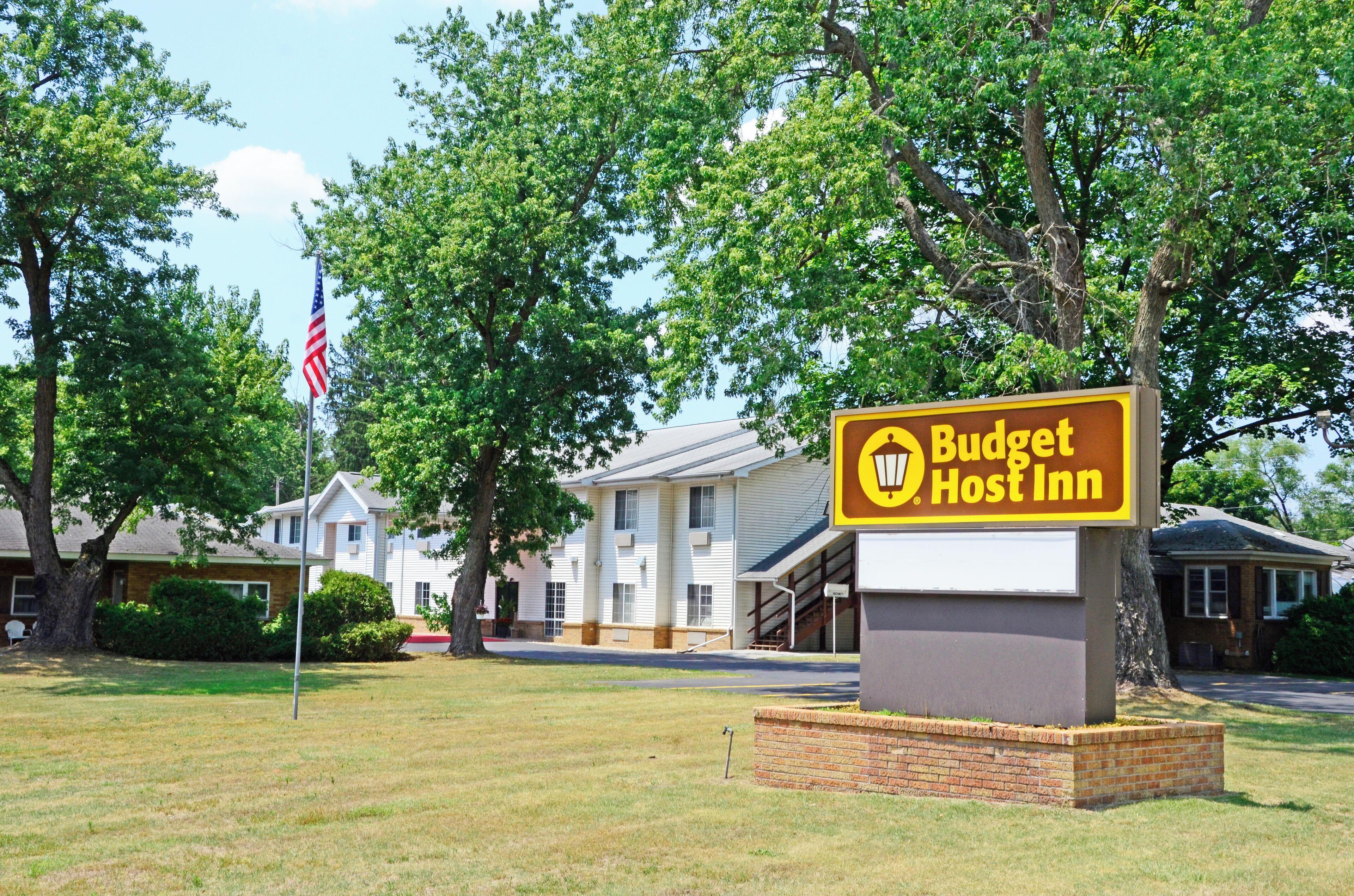 Staying In Lake Michigan: 7 Hotels Compared