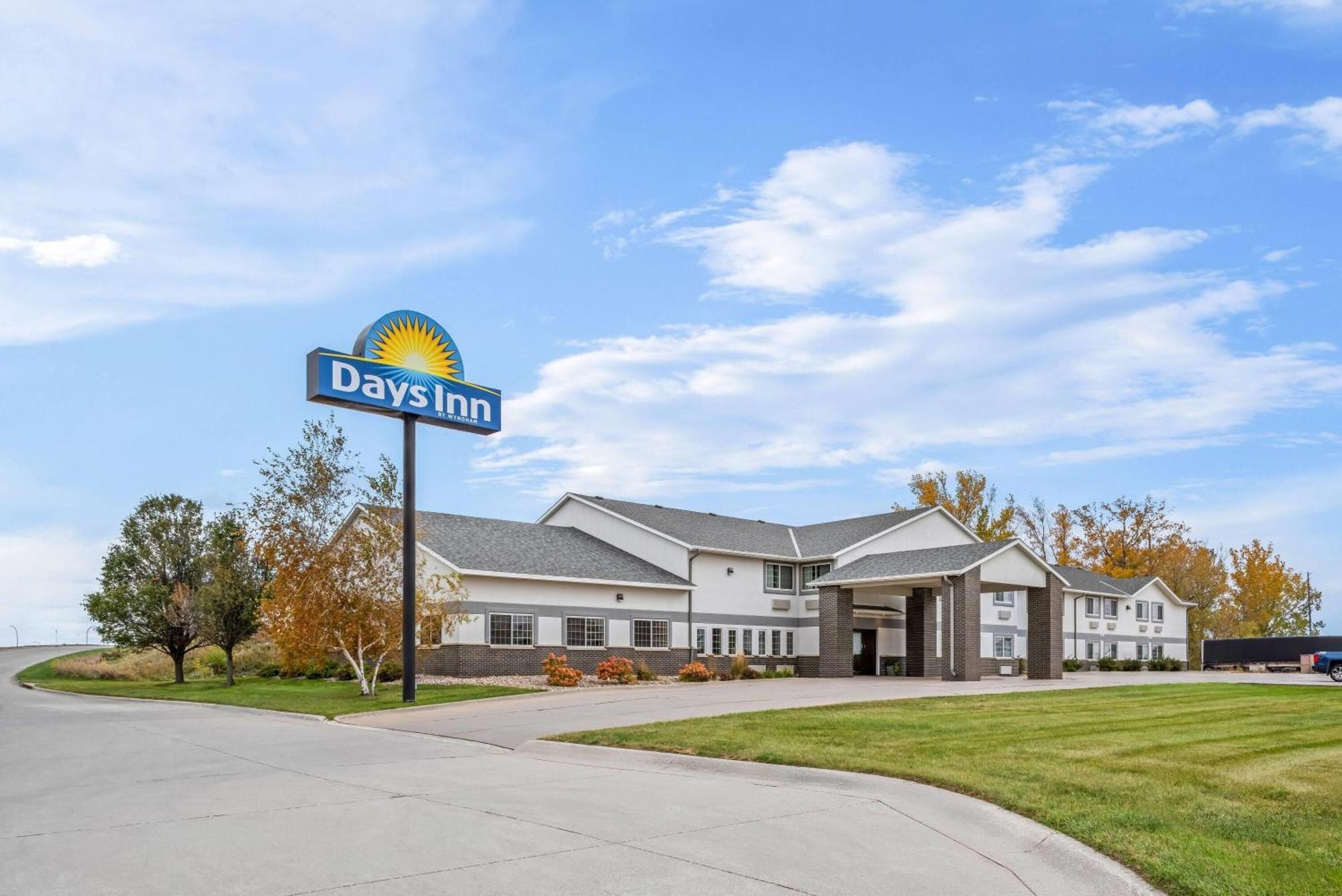 5 Iowa Hotels Built for Solo Travelers Who Mean Business