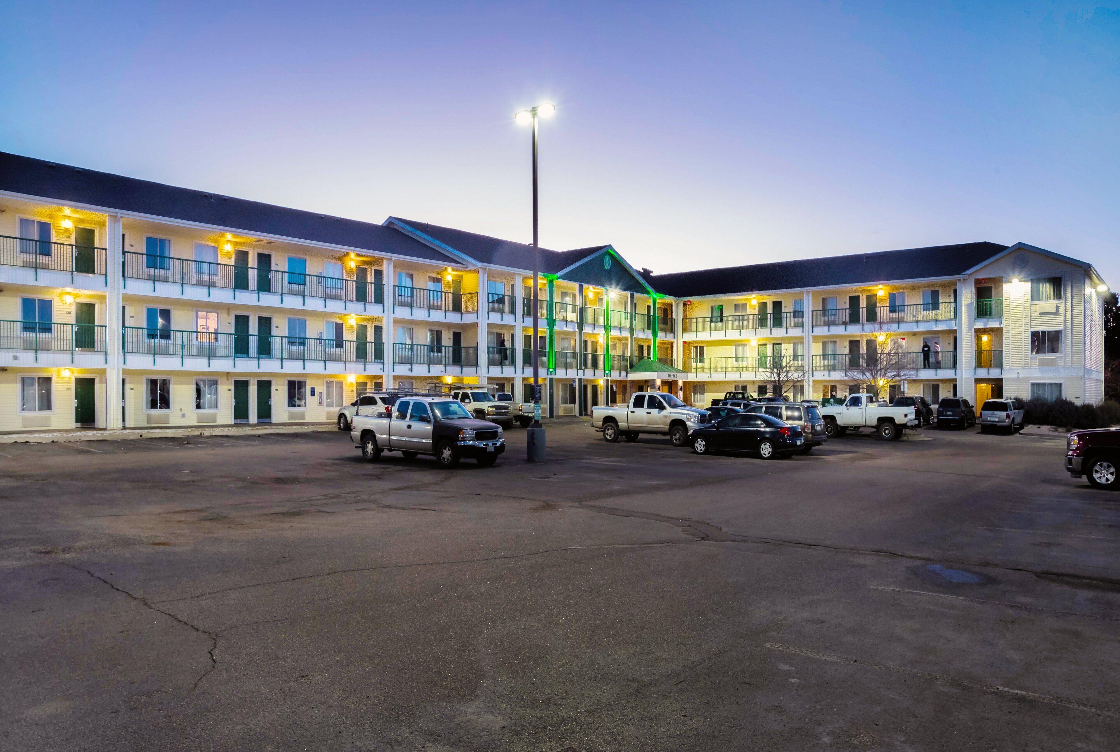 5 Budget Hotels Near Cheyenne Mountain Heritage Ctr That Deliver