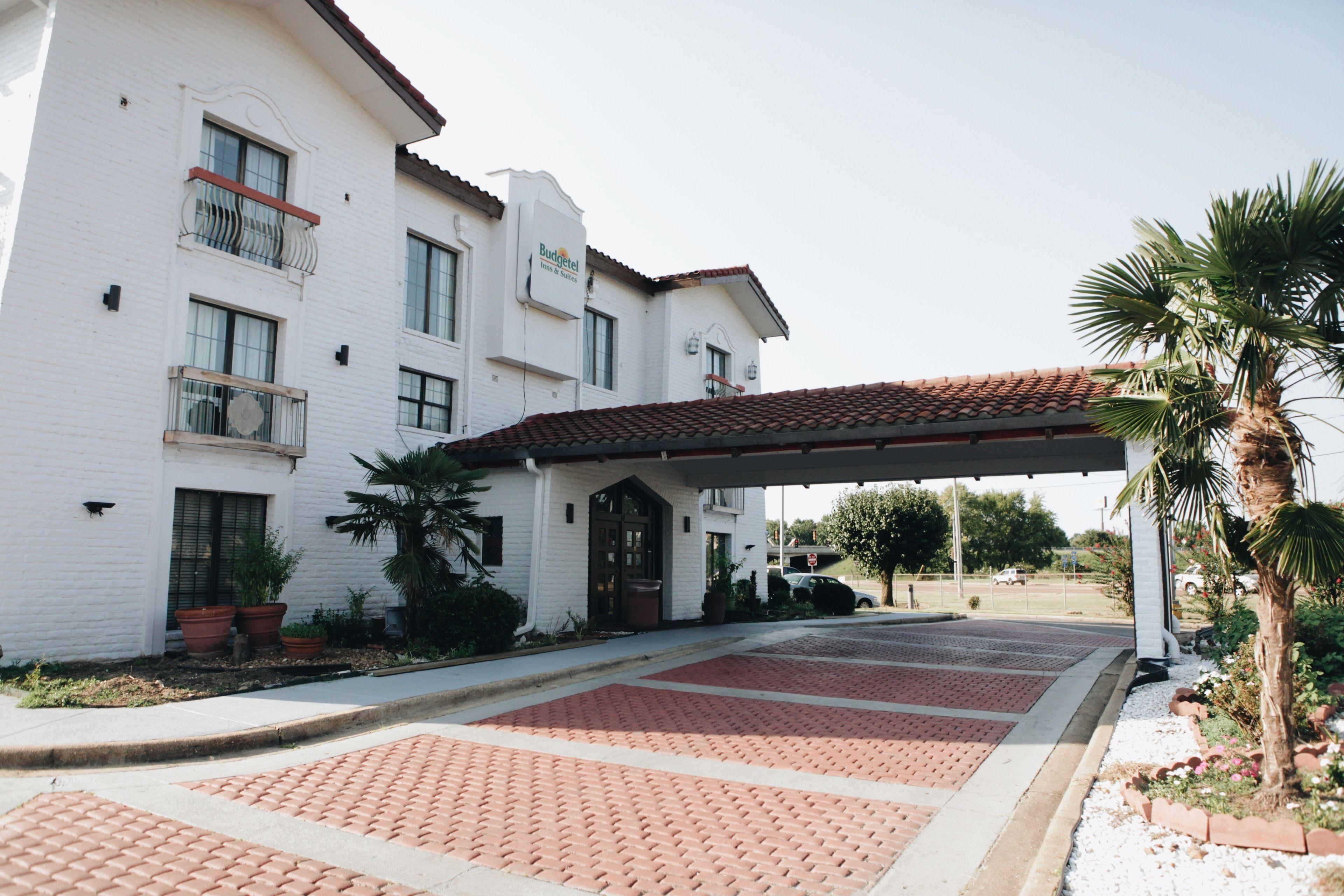 7 Budget Hotels Near Art Museum of U of Memphis Worth Booking