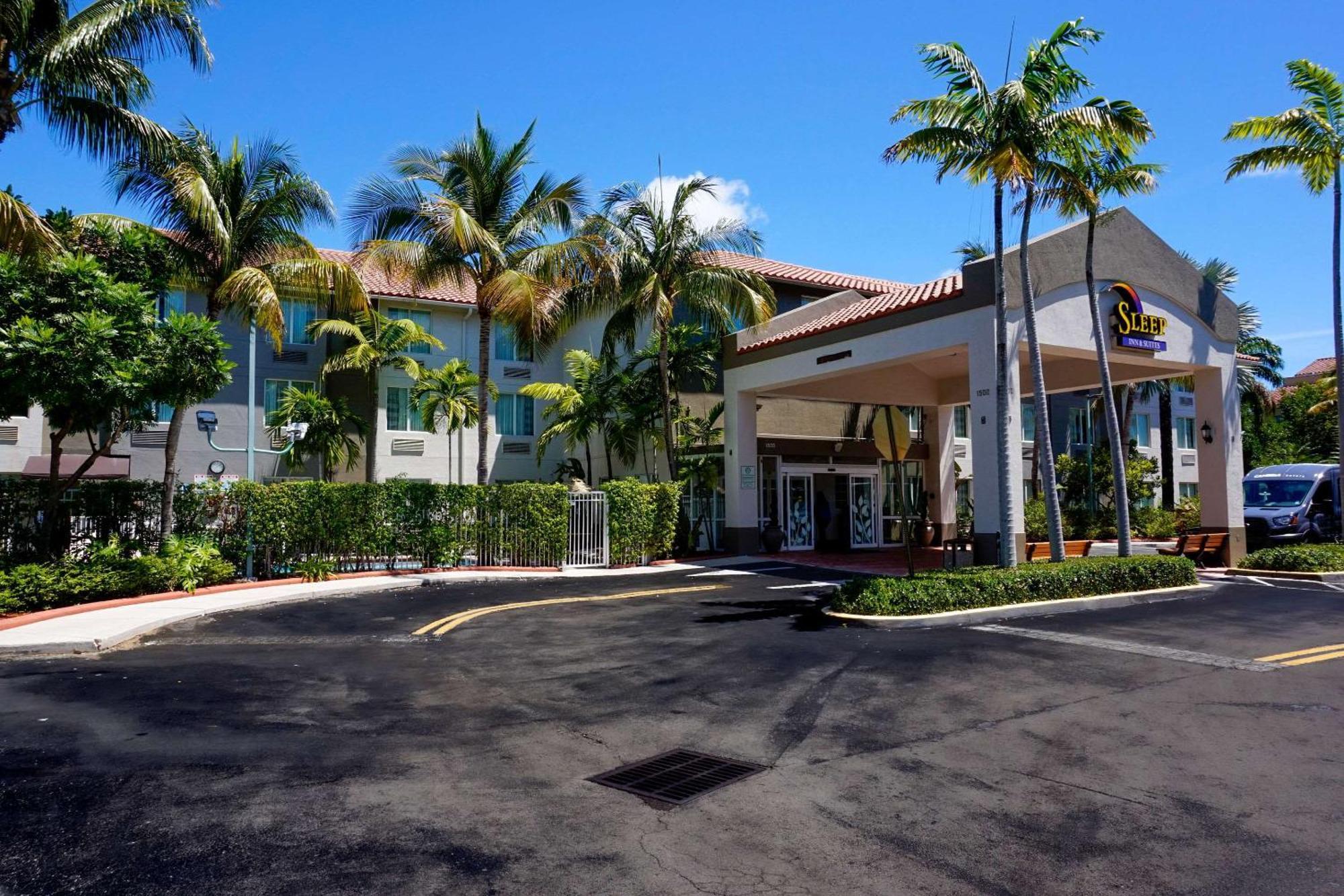 4 Smart Airport Hotels Near Anne Kolb Nature Center Worth Booking