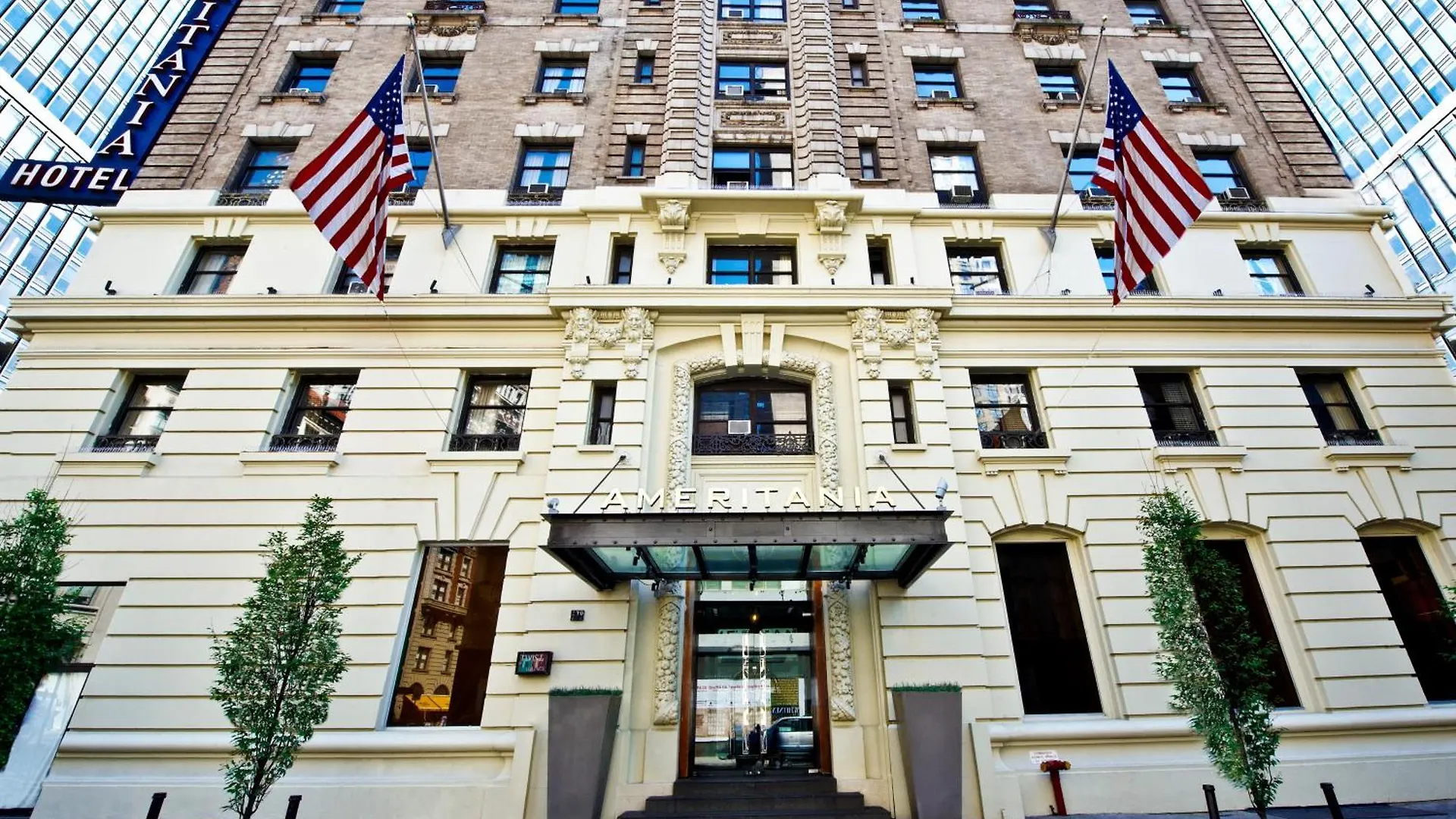 7 Four-Star Hotels in Broadway Theater District That Stand Out