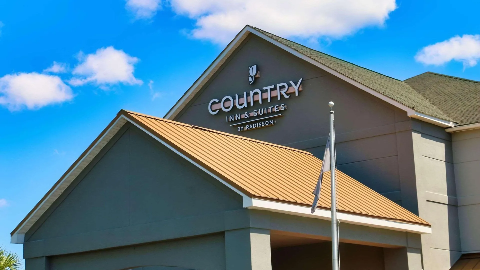 6 Smart 3-Star Hotels Near Savannah Festival Outlet Center