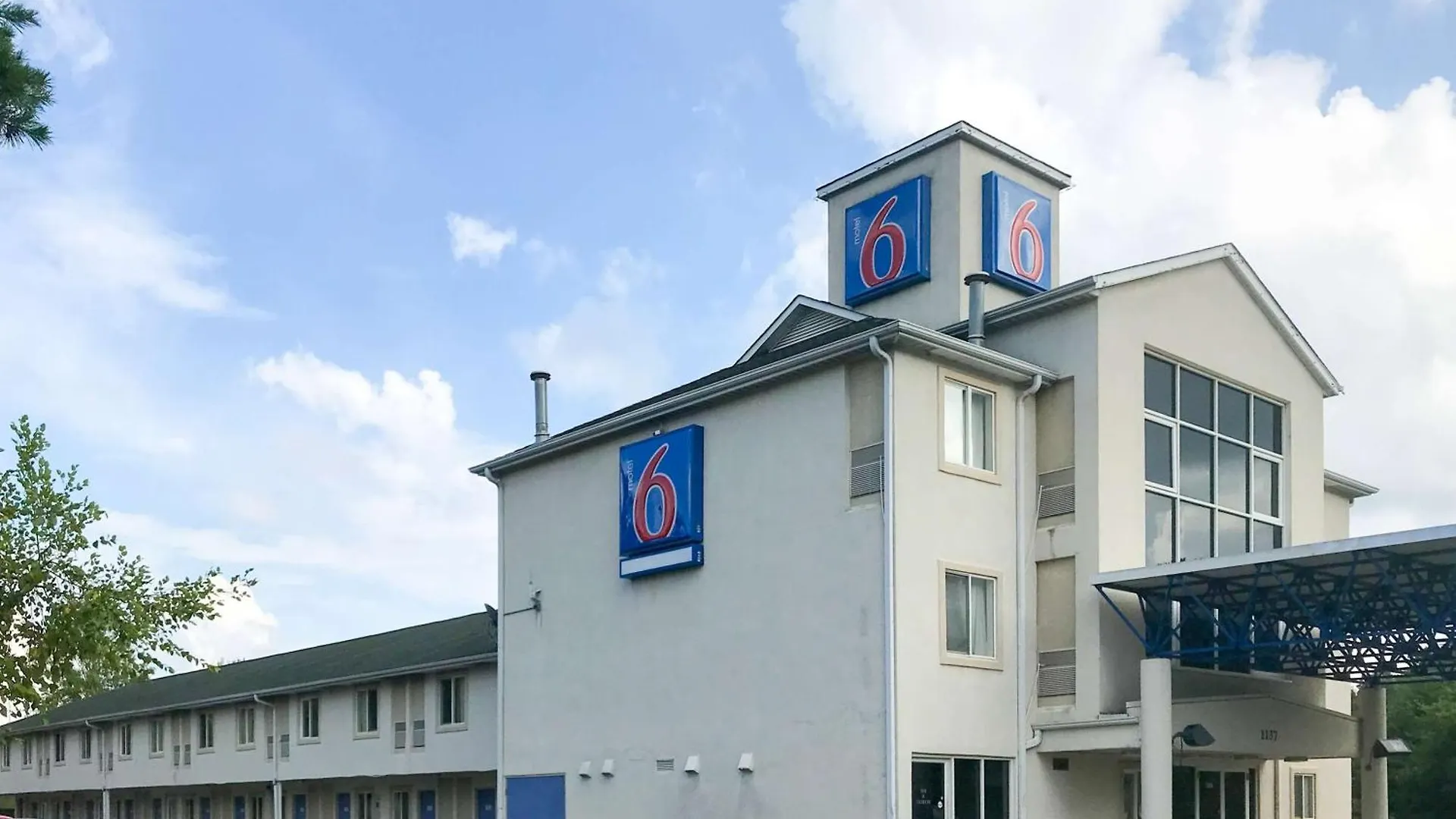6 Hotels Close to Family Beach Bingo in Statesville