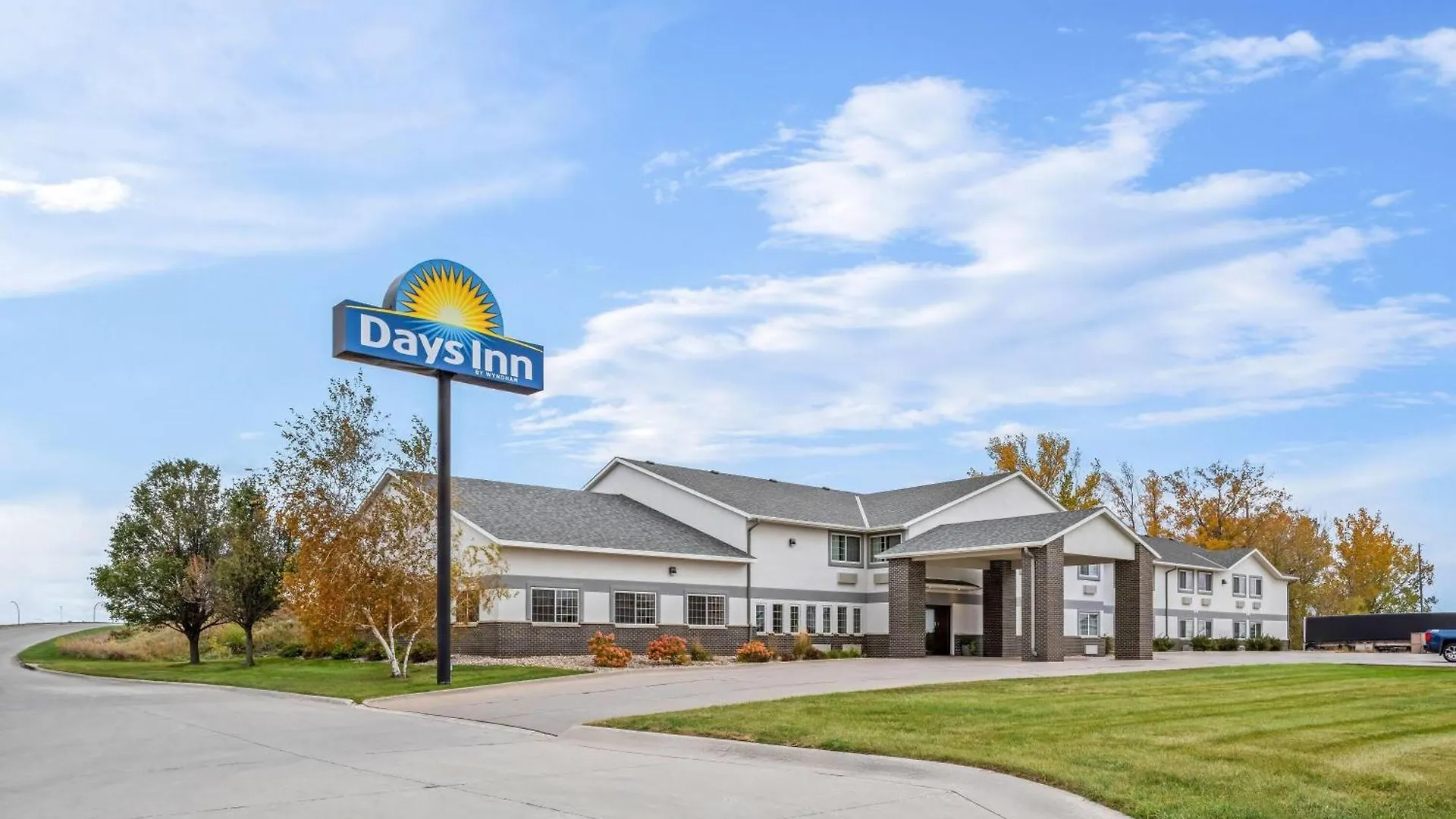 5 Iowa Hotels Built for Solo Travelers Who Mean Business
