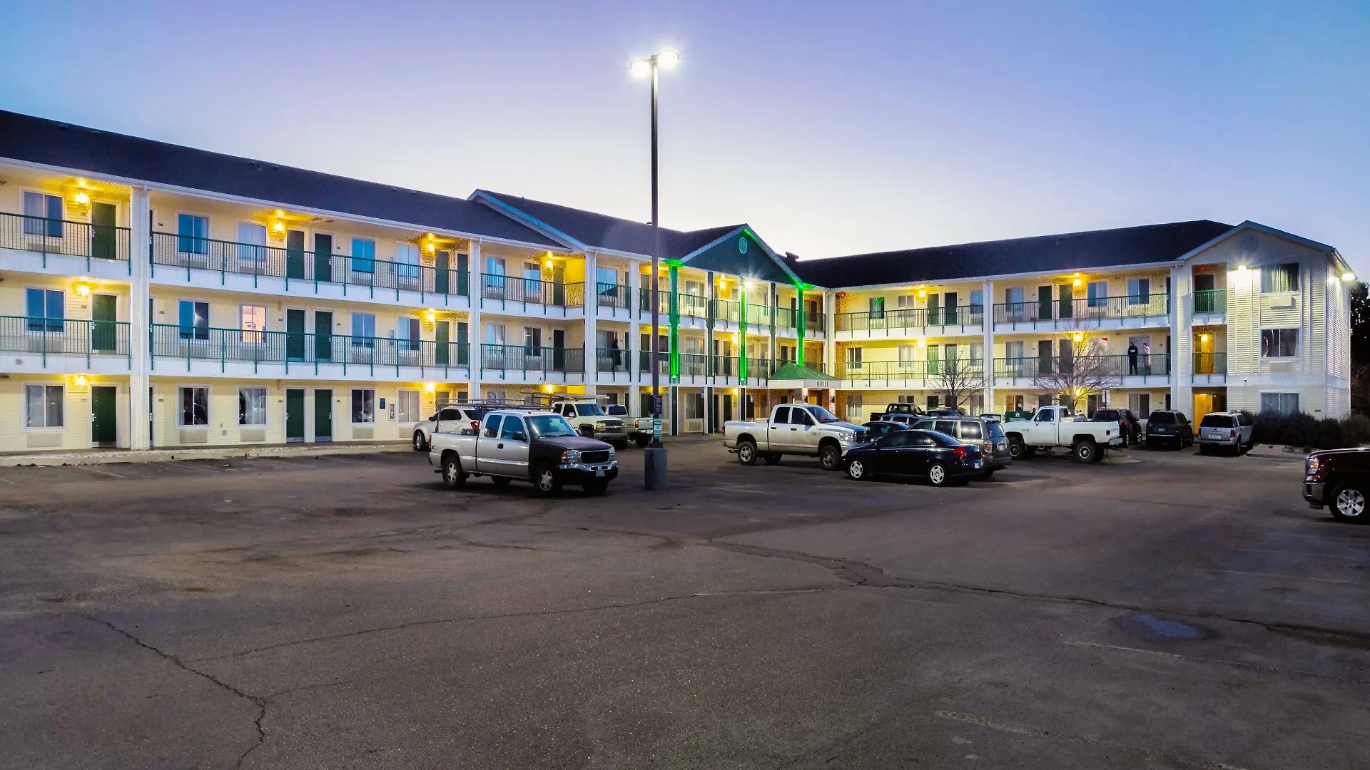 5 Budget Hotels Near Cheyenne Mountain Heritage Ctr That Deliver