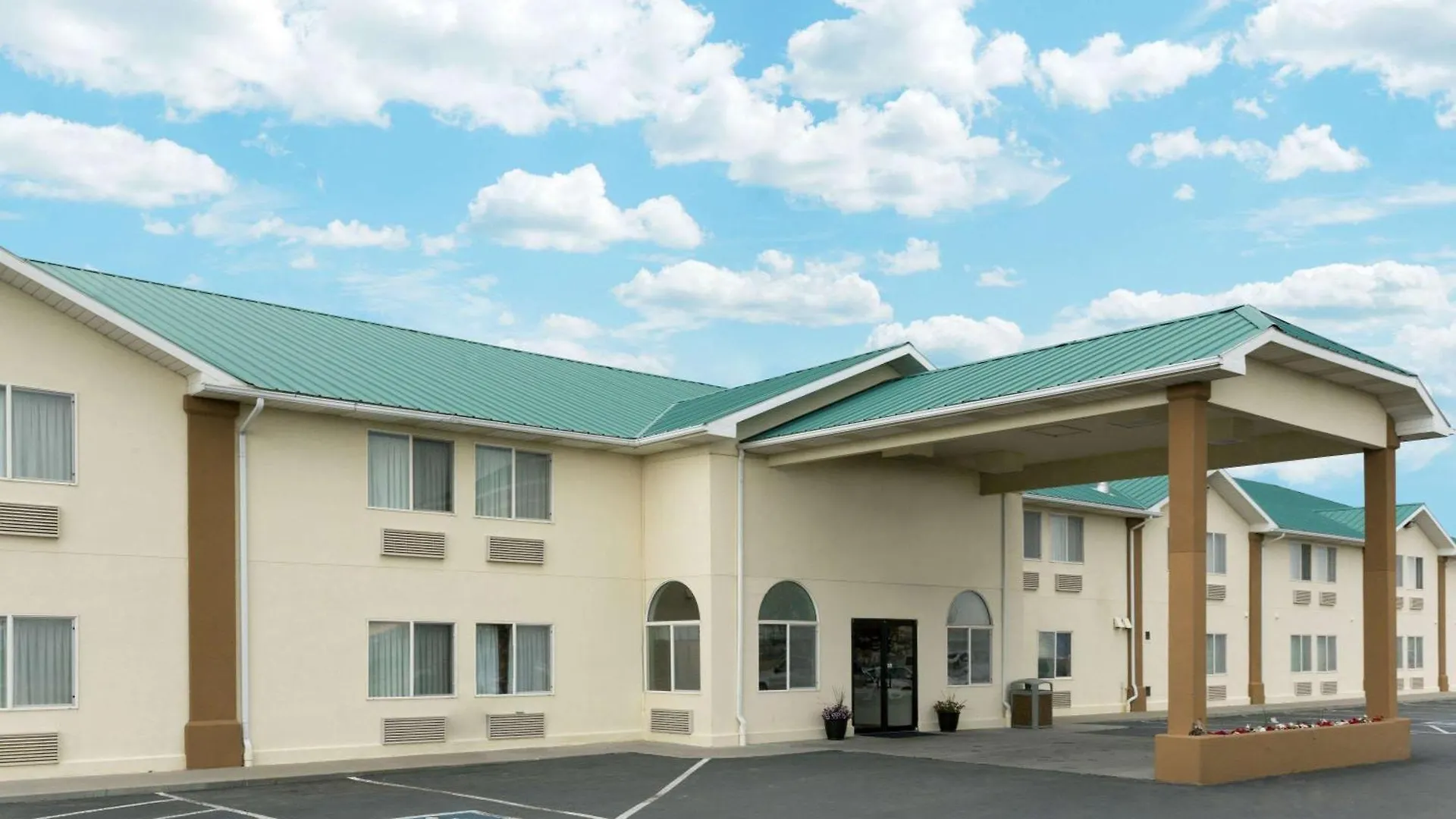 Where to Stay in Glen Canyon: 5 Best Airport Hotels