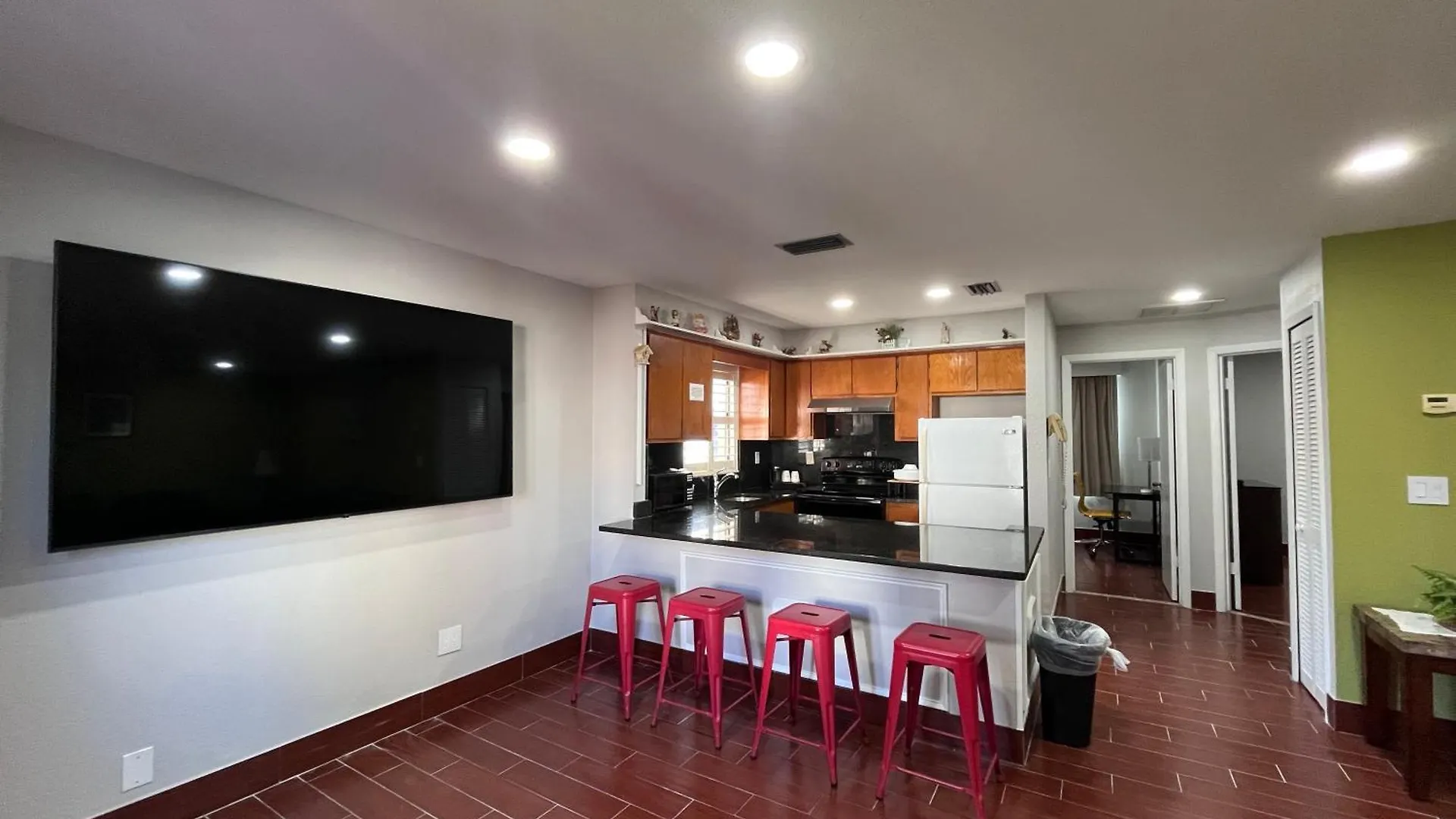 15 Budget Hotels Near Mission of Nombre de Dios That Deliver
