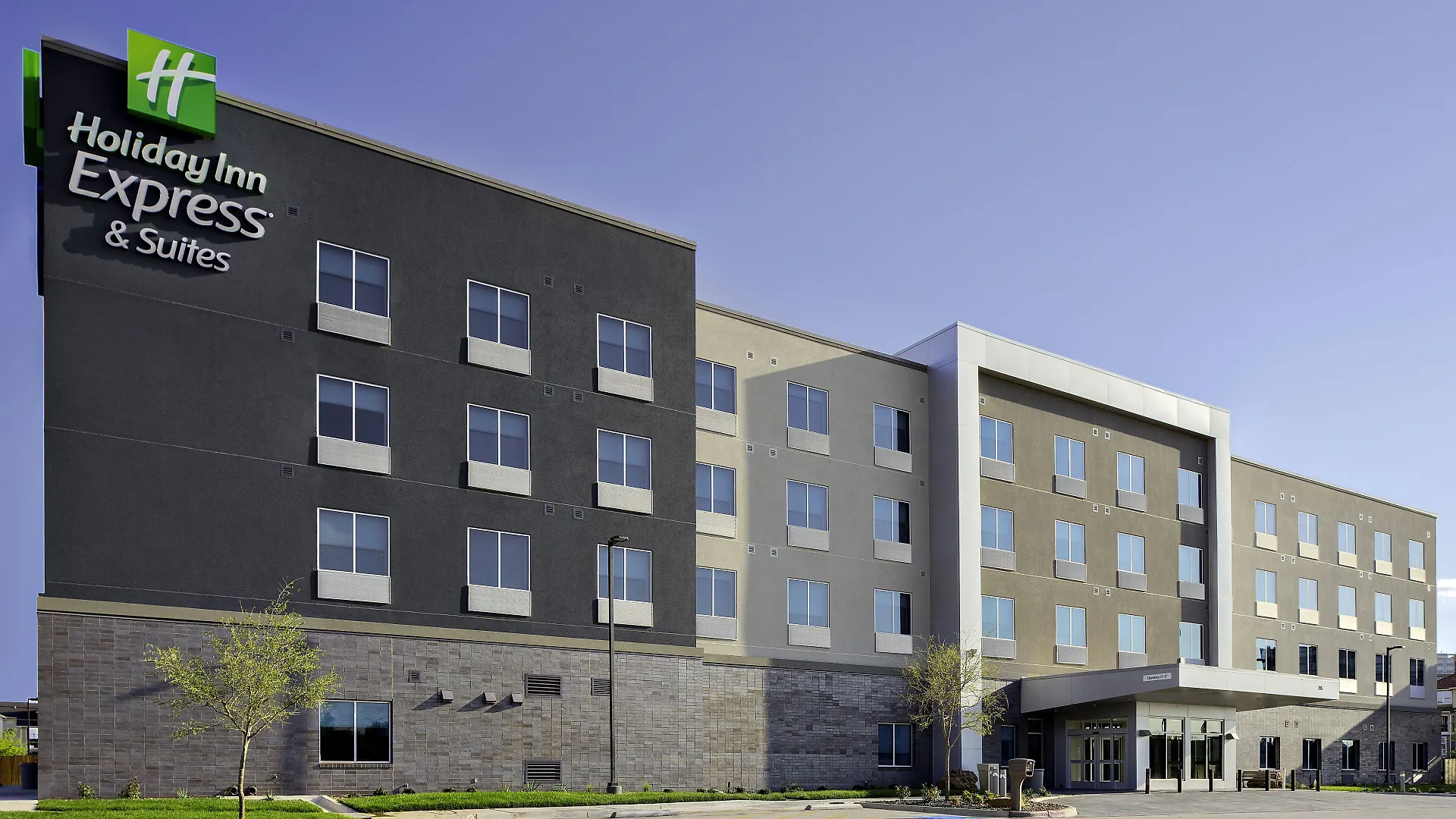 12 Smart Business Hotels Near Lake Alan Henry Worth Booking