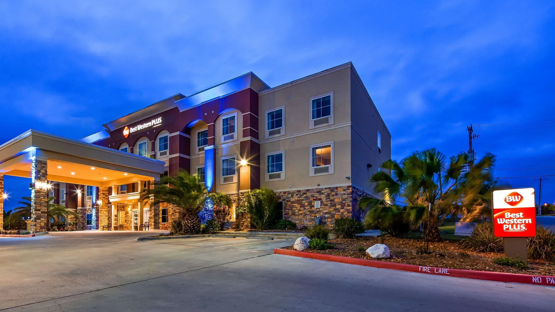 15 Top 4-Star Hotels in Texas Worth Booking Now