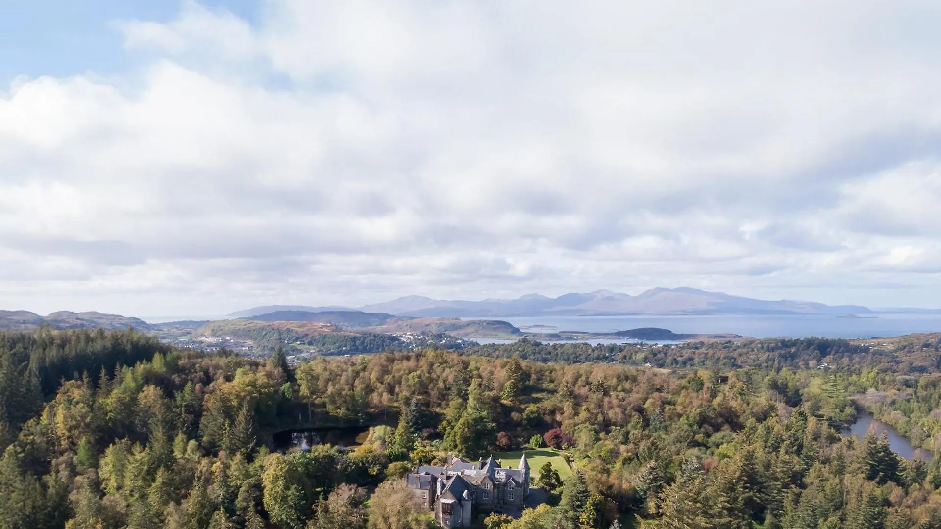 13 Top-Rated Hotels Close to Glencruitten Golf Club