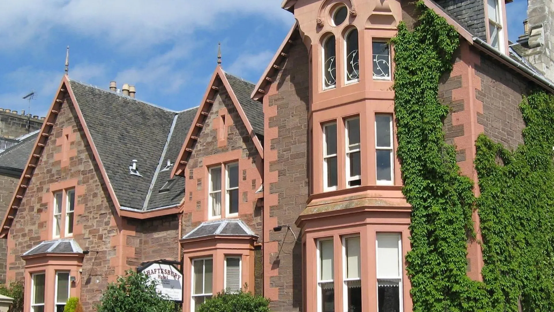 Where to Stay Near Camperdown Country Park: 7 Central Dundee Hotels