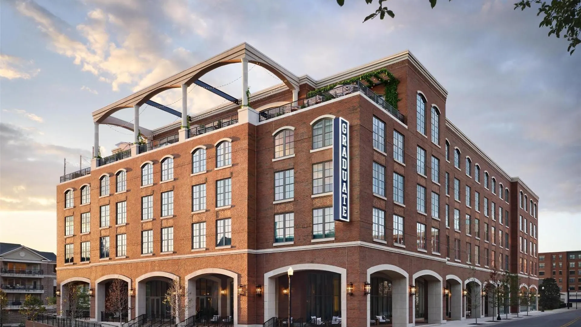 15 US Hotels Worth Booking for Outstanding Facilities