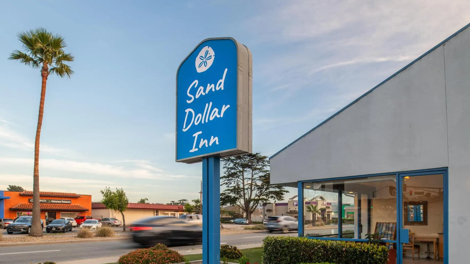 Staying Near Monterey Bay Aquarium: 15 Hotels Compared