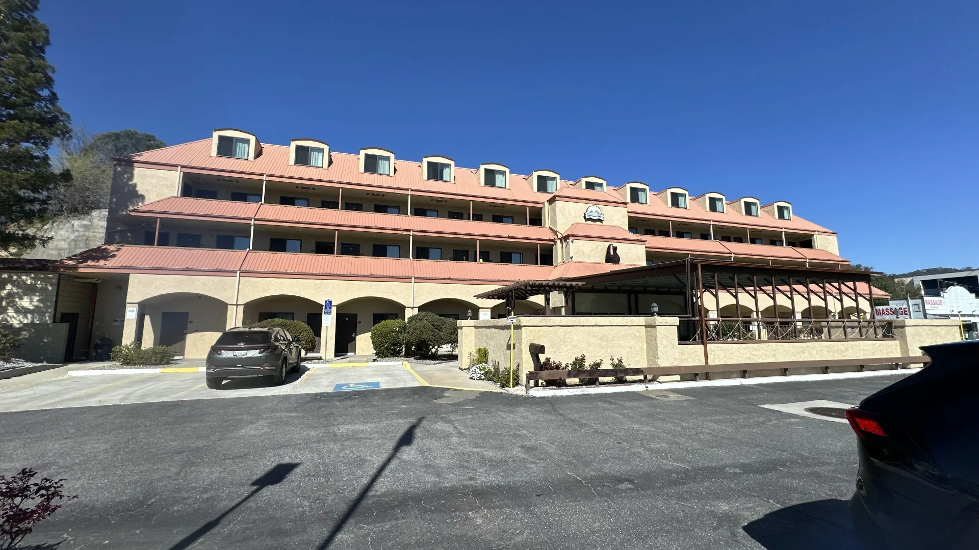 5 Smart Couple Hotels Near Yosemite Worth Booking