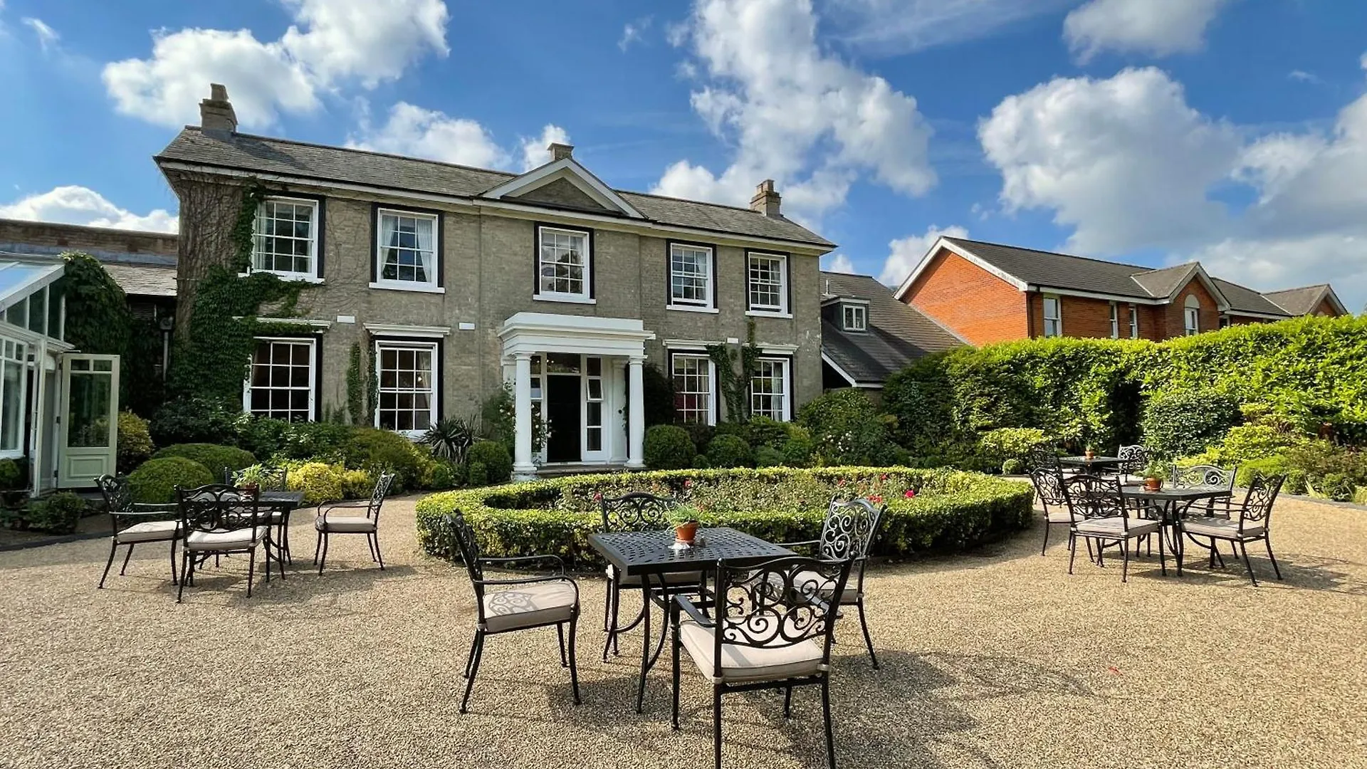 4 Luxury Hotels in Norfolk Worth Every Penny