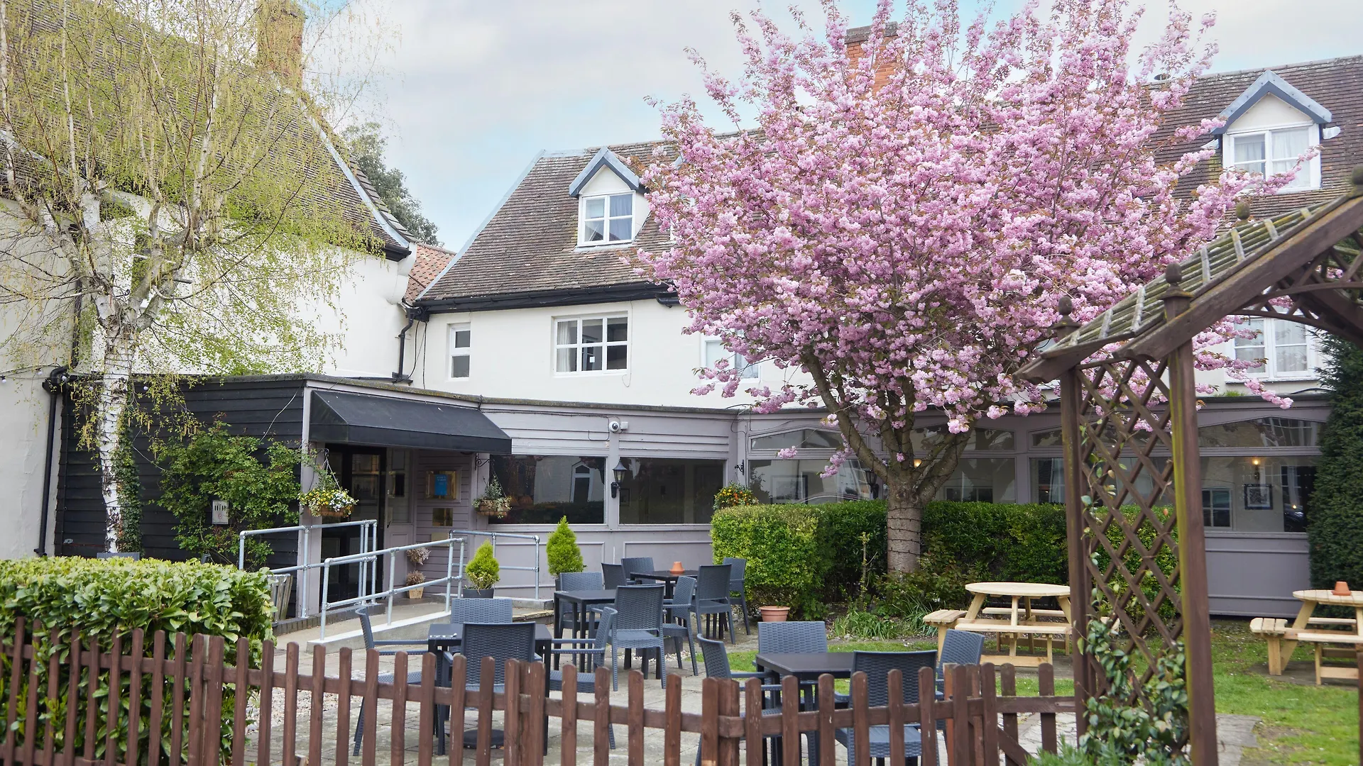 12 Smart 3-Star Hotels In Norfolk Worth Booking