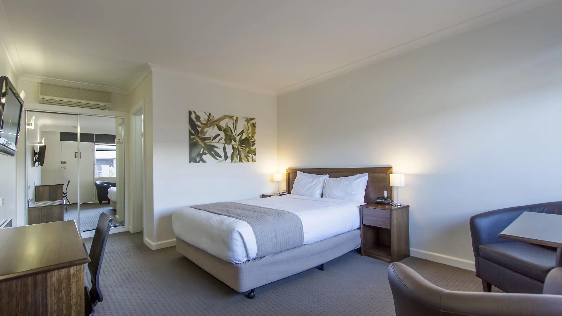 4 Smart Family Hotels Near DFO Essendon Worth Booking