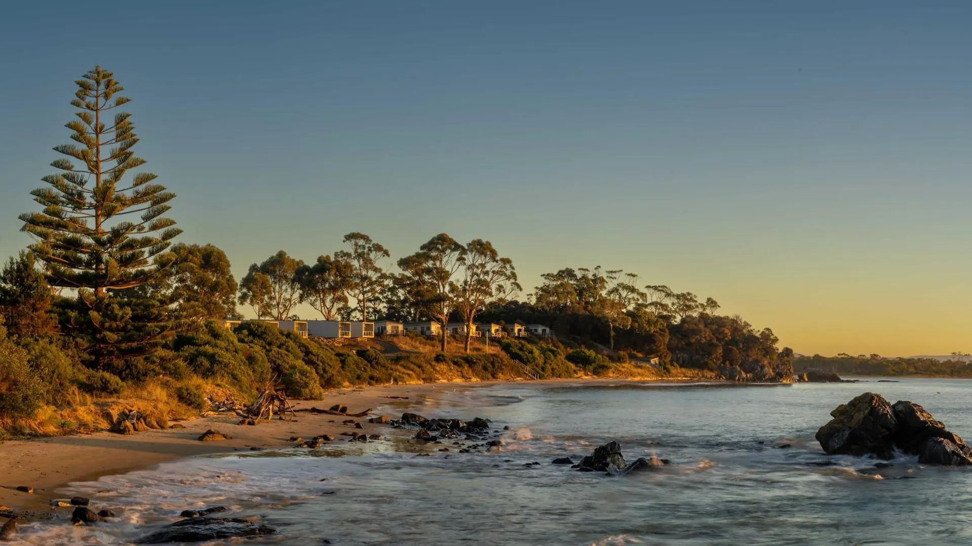 Staying in Tasmania: 15 Luxury Hotels Reviewed & Compared