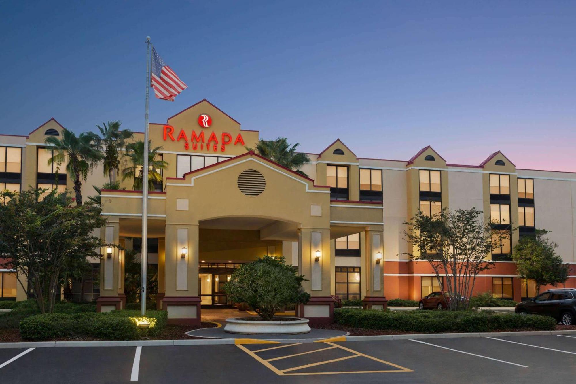 11 Business Hotels Near Hukoos Family Fun for Easy Orlando Access