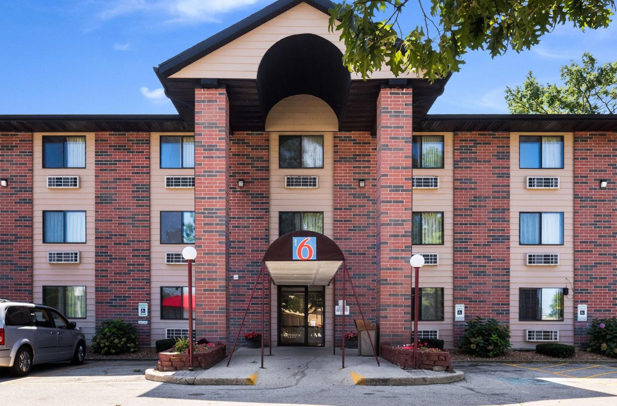 15 Golf Hotels Near Northpoint Shopping Center for Easy Access