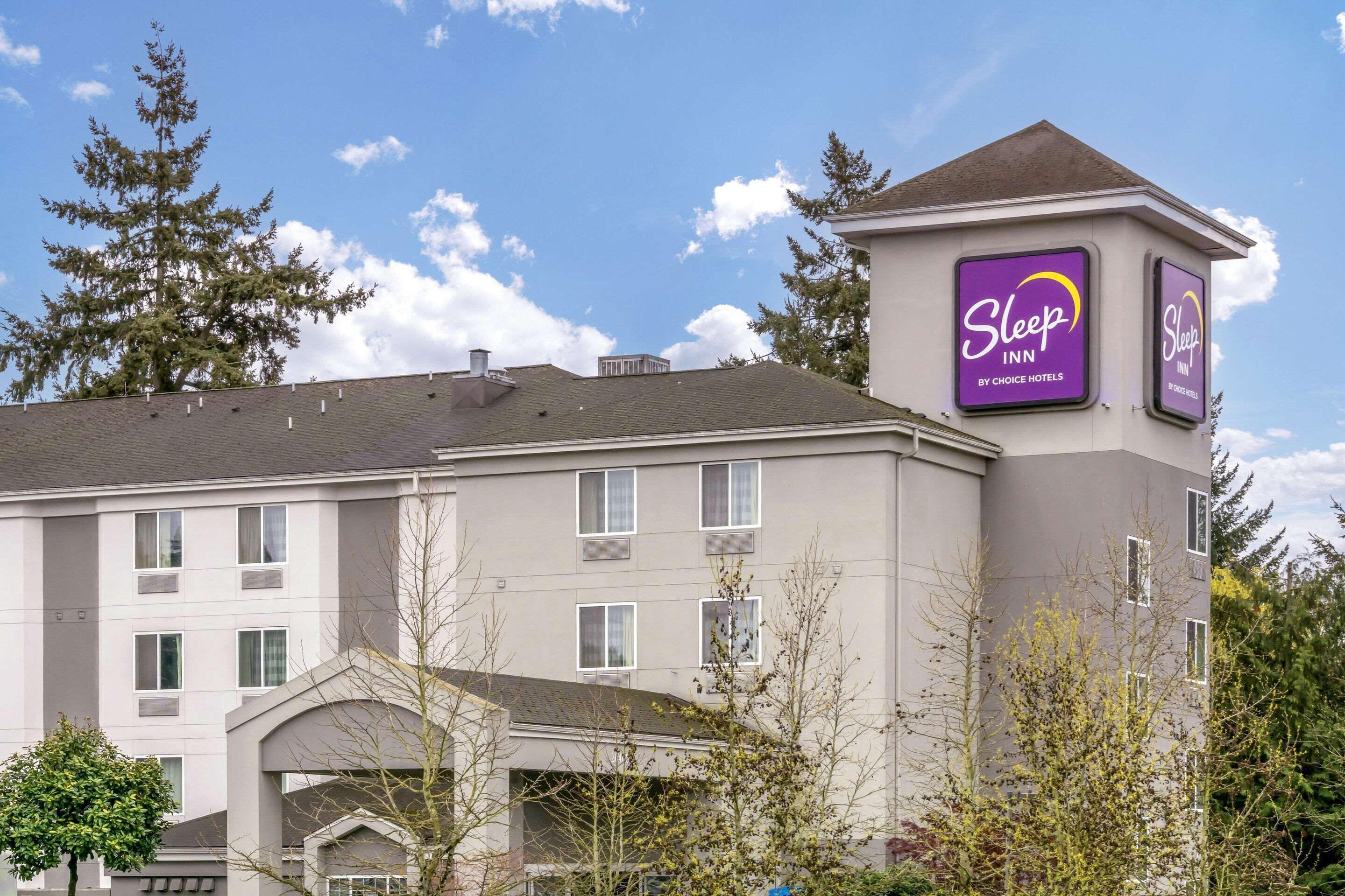 15 Top-Rated Airport Hotels in the Pacific Northwest