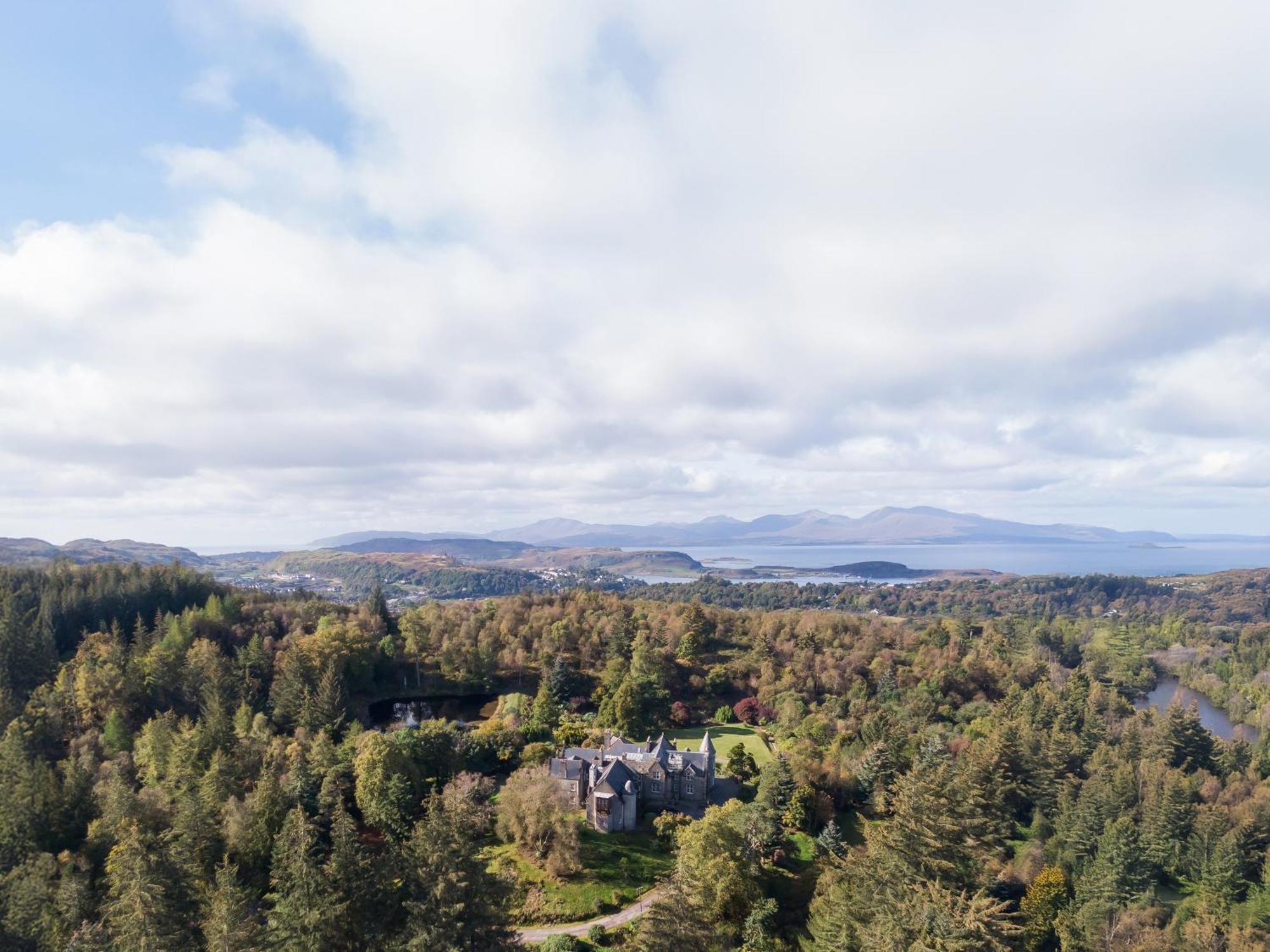 13 Top-Rated Hotels Close to Glencruitten Golf Club