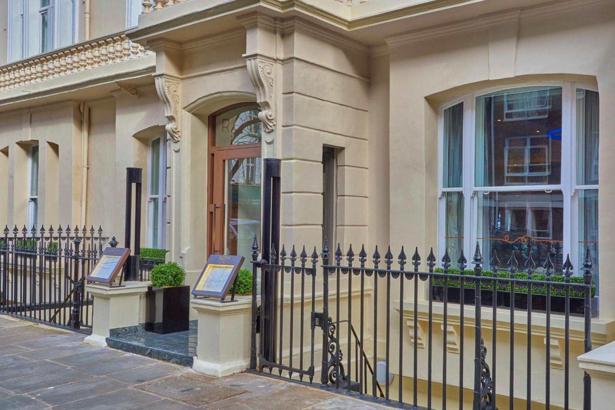 Staying In Paddington: 2 Four-Star Hotels Compared