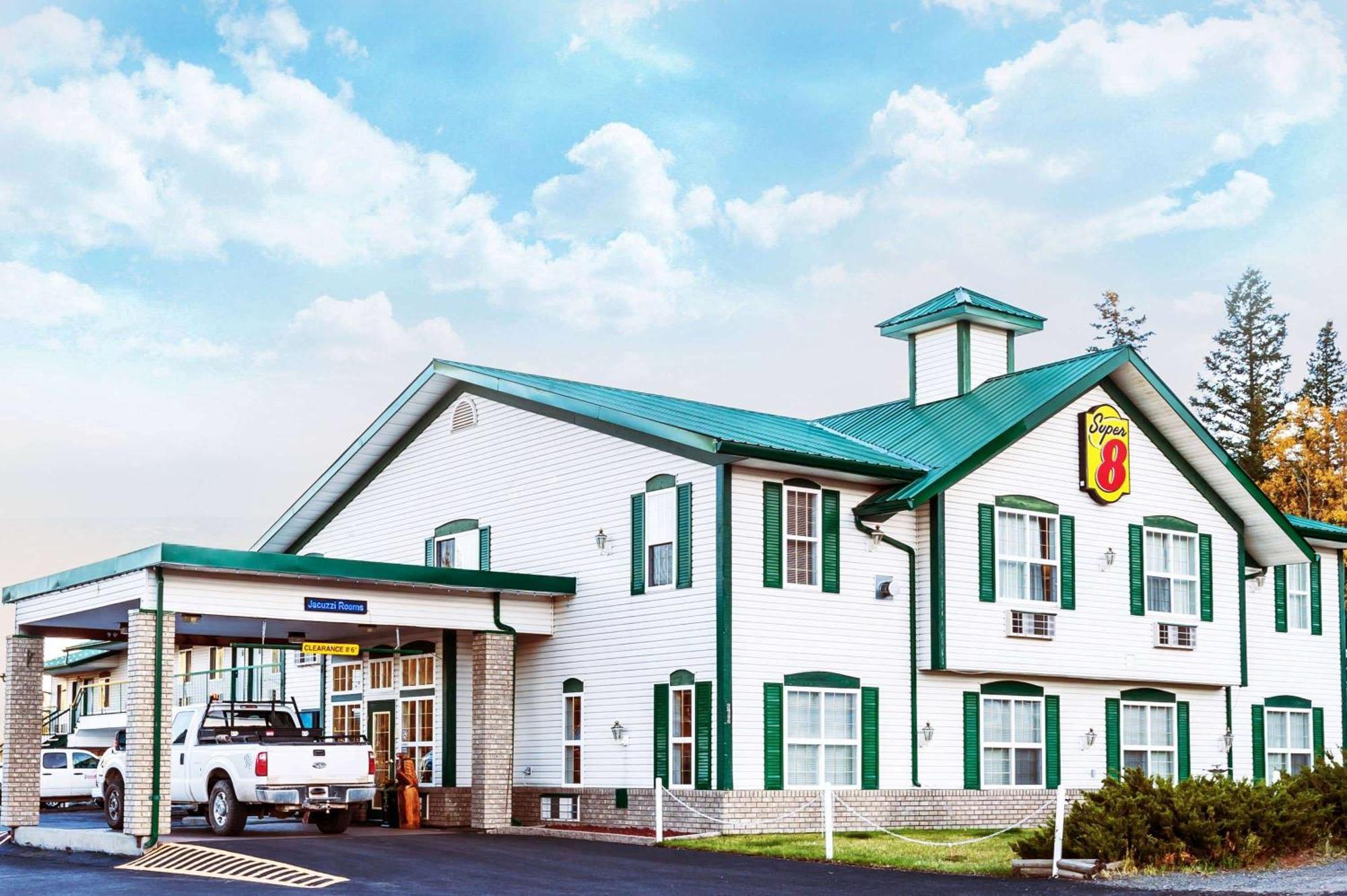 10 Super 8 by Wyndham Hotels in Canada Worth Booking