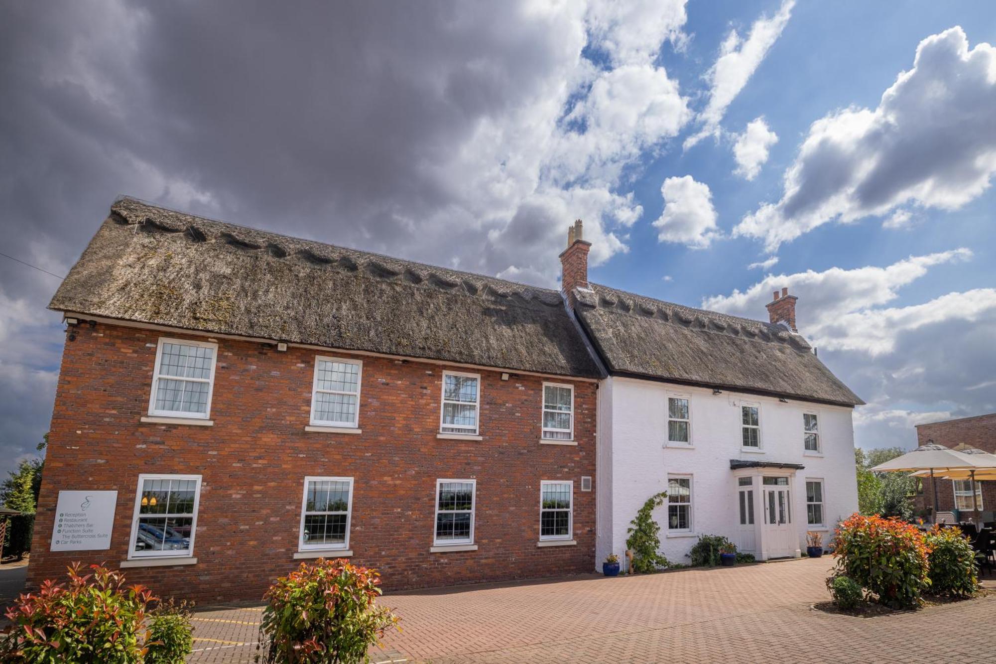 9 Romantic Hotels in Lincolnshire Smart Couples Are Booking