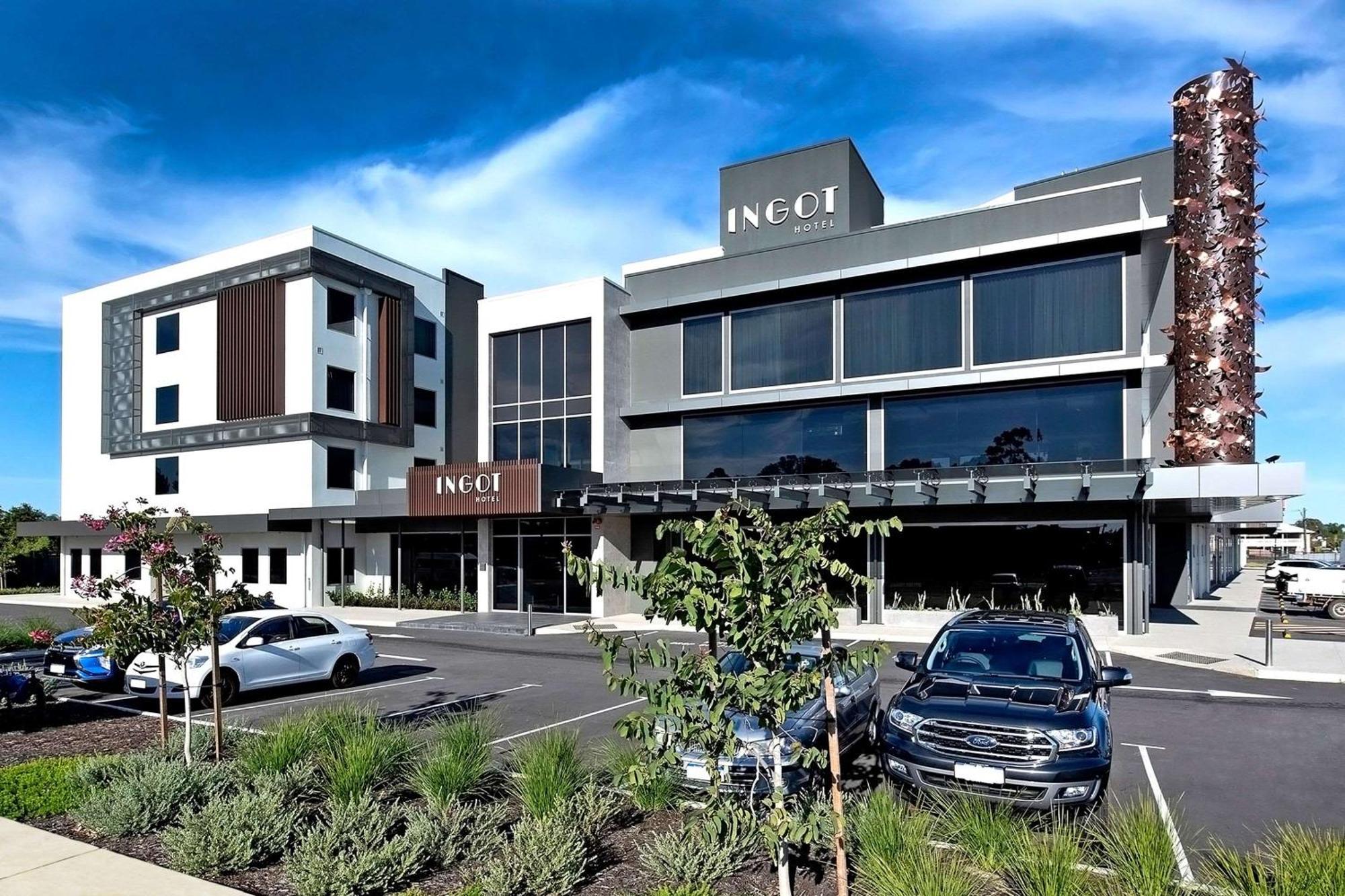 Staying Near Perth Arena: 4 Family Hotels Compared